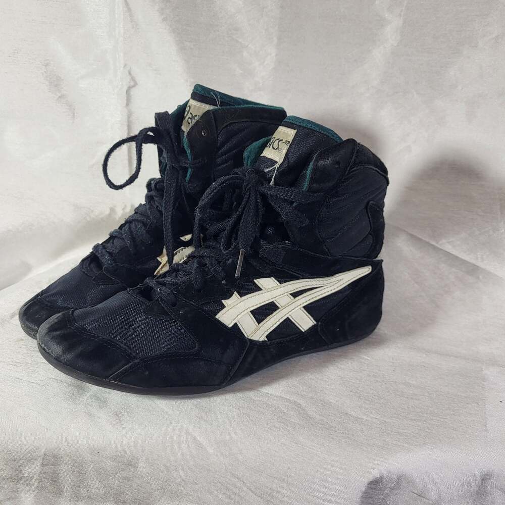 ASICS Vintage Black and White Wrestling Shoes with Green Interior, size 8